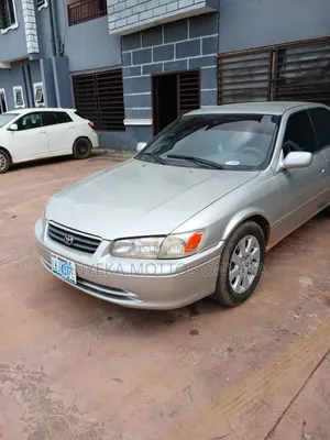 Toyota Camry CE 4dr Sedan (2.2L 4cyl 4A) 2000 Silver