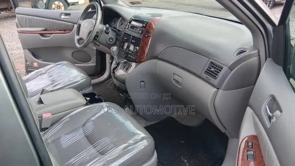 Toyota Sienna XLE Limited 2005 Gray