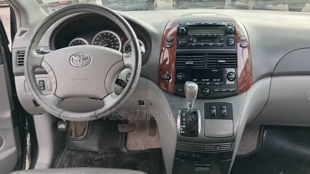 Toyota Sienna XLE Limited 2005 Gray