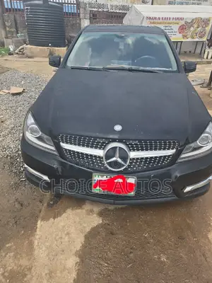 Mercedes-Benz C300 2009 Black