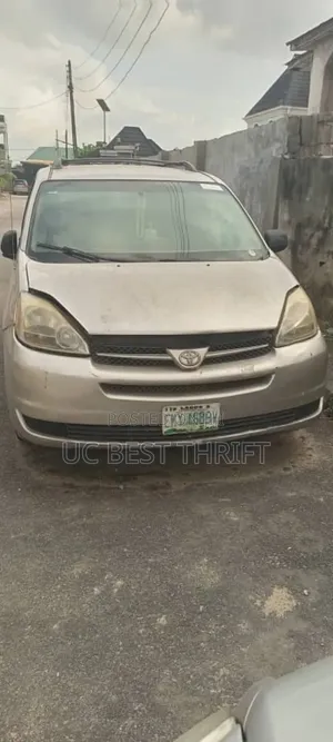 Toyota Sienna 2005 Silver