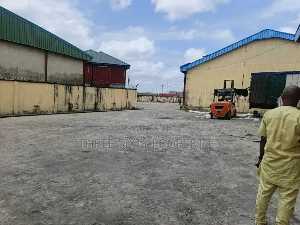 4200 SQM Warehouse Exclusive Compound