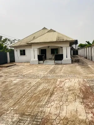 6bdrm Bungalow in Amagba Gra, Benin City for sale