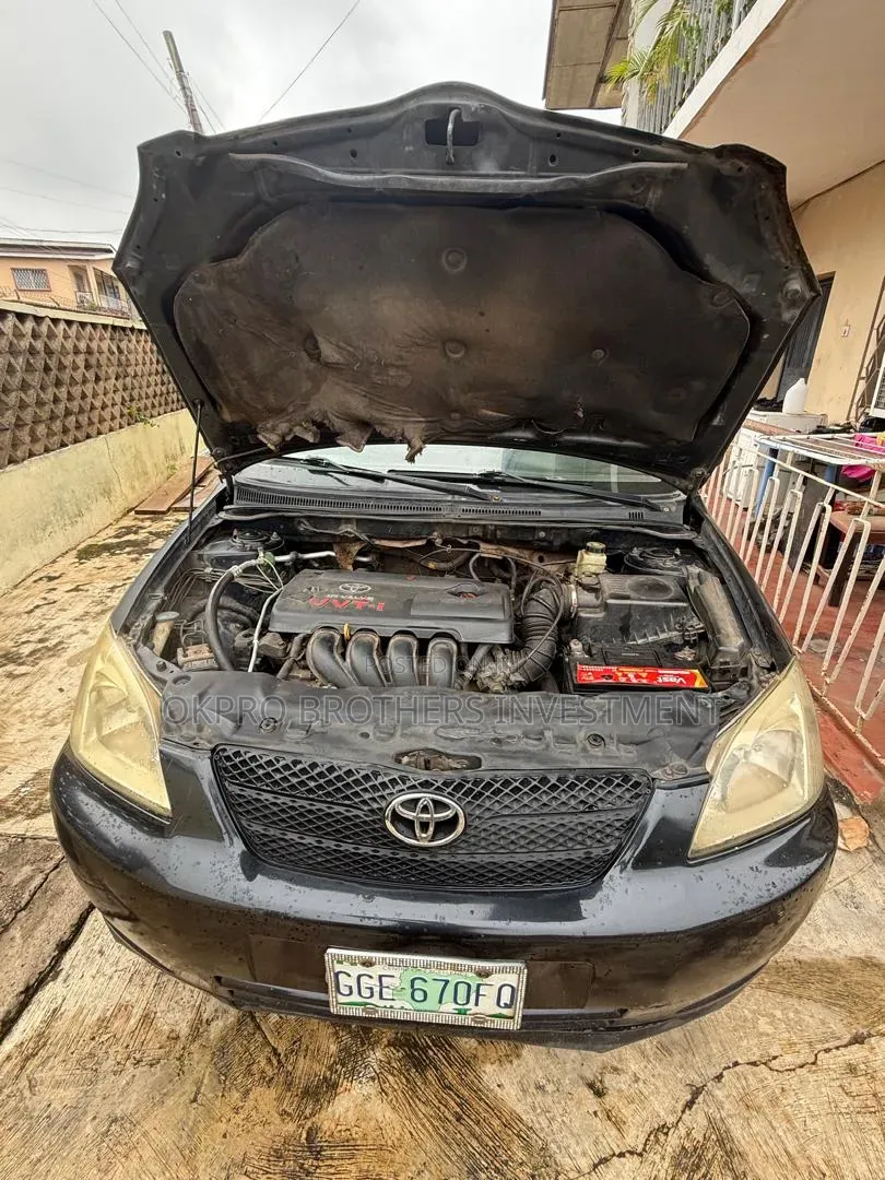 Toyota Corolla Liftback 2002 Black