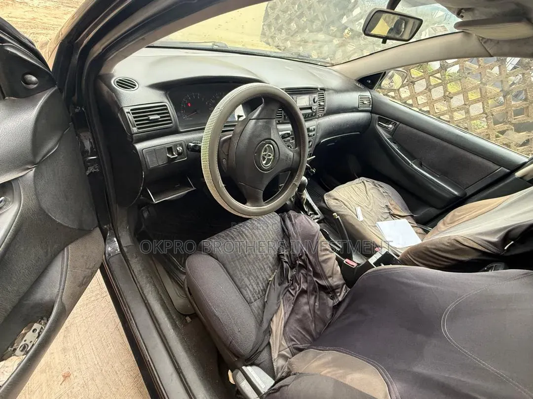 Toyota Corolla Liftback 2002 Black