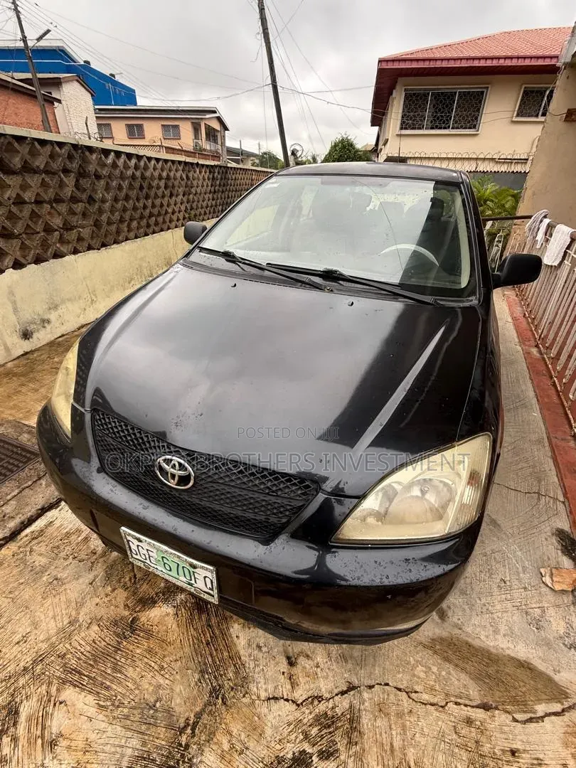 Toyota Corolla Liftback 2002 Black