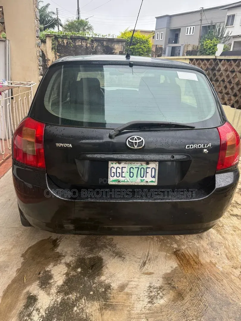 Toyota Corolla Liftback 2002 Black
