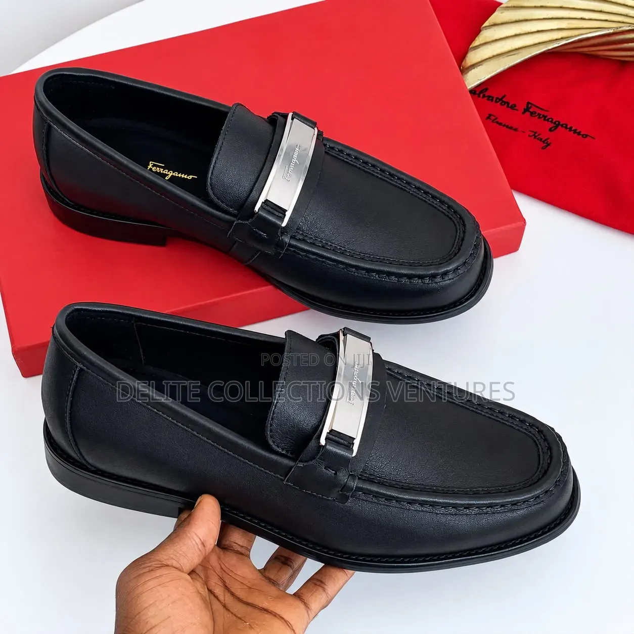 * *High Quality FERRAGAMO SHOE*