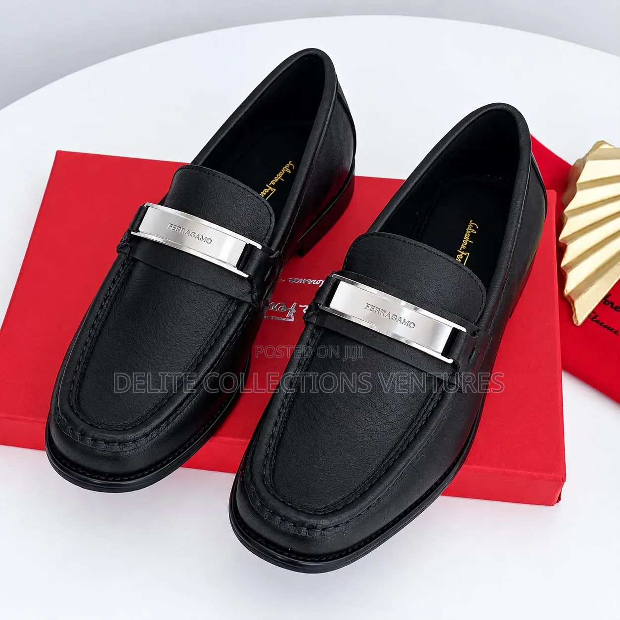 * *High Quality FERRAGAMO SHOE*