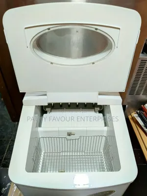 Ice Cube Machine