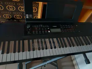 PSR-E383 Yamaha Keyboard