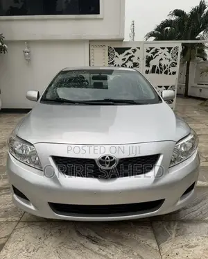 Toyota Corolla 2010 Gray