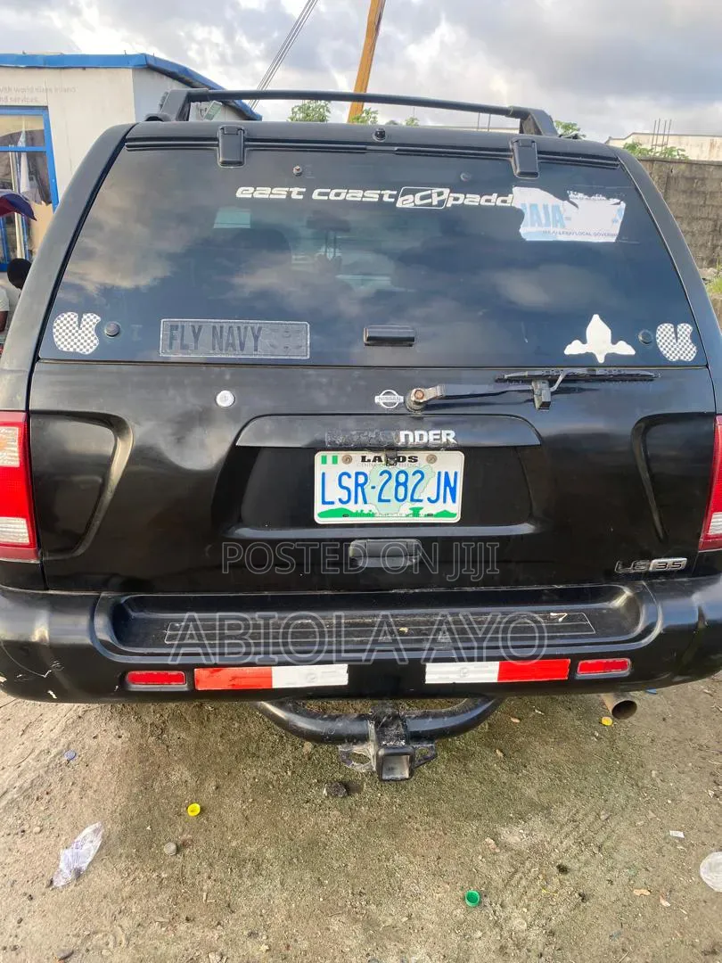 Nissan Pathfinder Automatic 2001 Black
