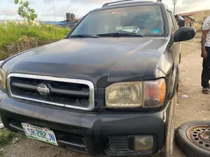 Nissan Pathfinder Automatic 2001 Black
