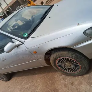 Toyota Corolla 1.6 Sedan 1997 Silver