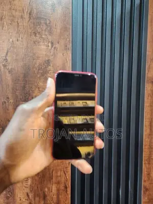 Apple iPhone 11 128 GB Red