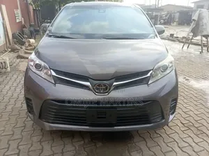 Toyota Sienna 2019 Gray