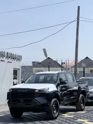 New Toyota Hilux 2026 Black