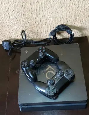 Ps4 Slim, With 14games, 2 Controllers, HDMi, Power Cable, Hacked