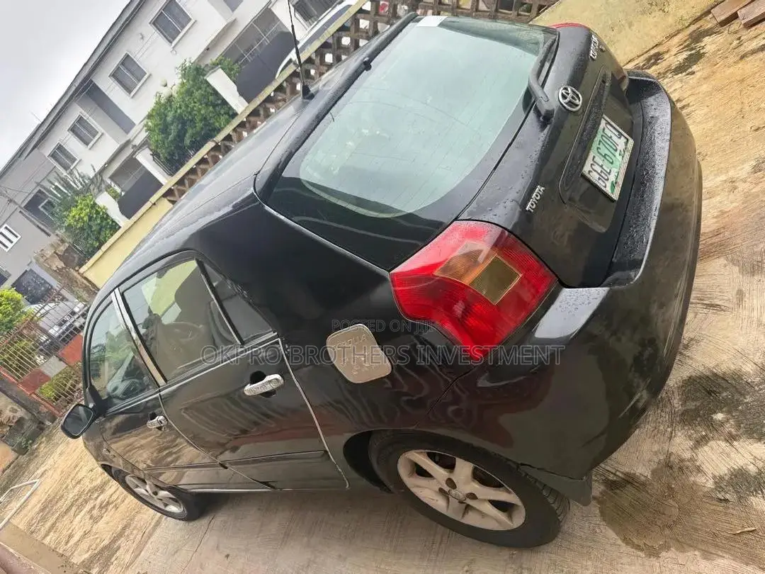 Toyota Corolla Liftback 2002 Black