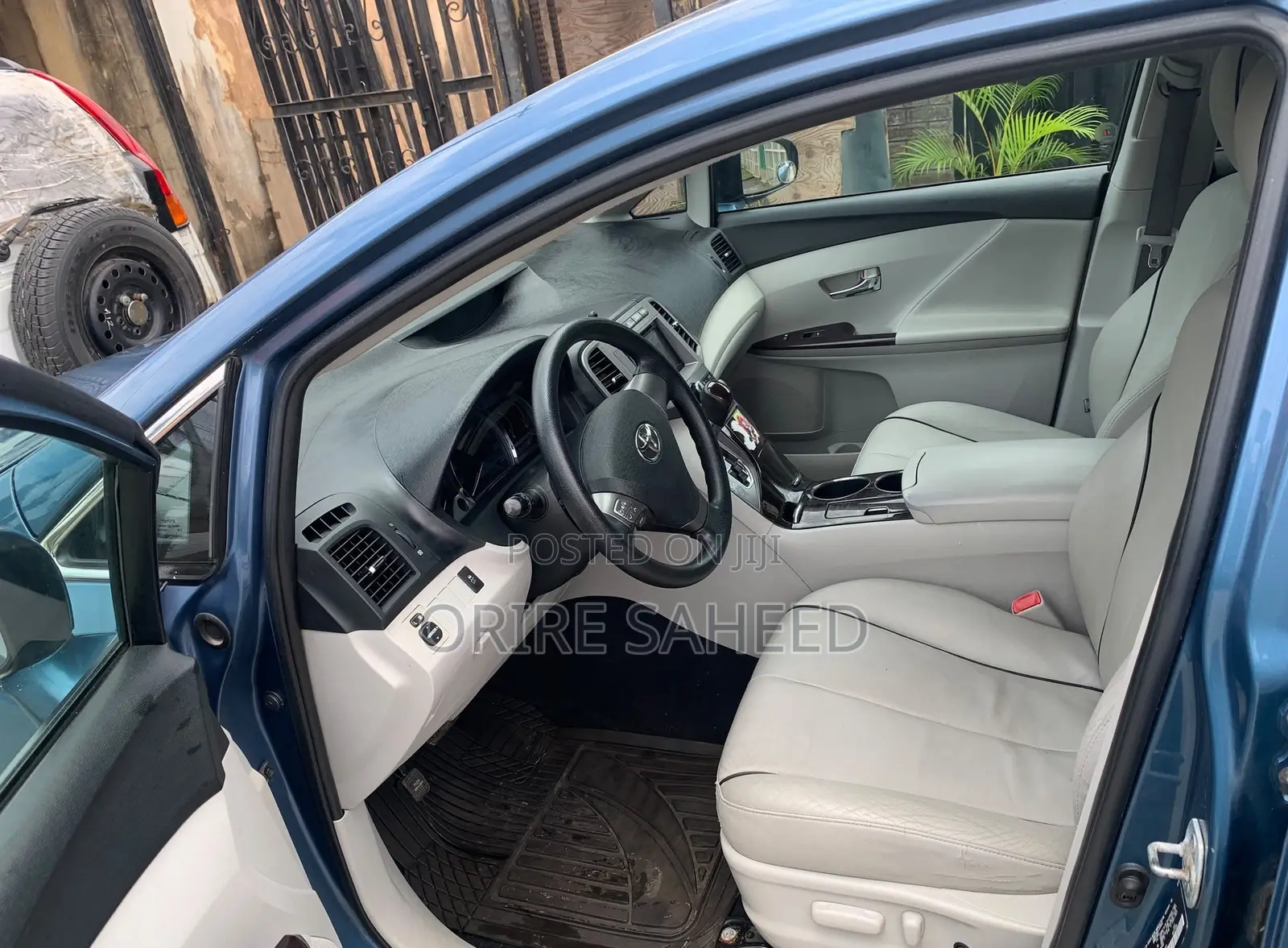Toyota Venza LE 2010 Blue
