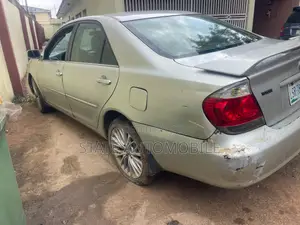 Toyota Camry 2005 Silver