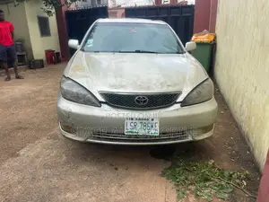 Toyota Camry 2005 Silver