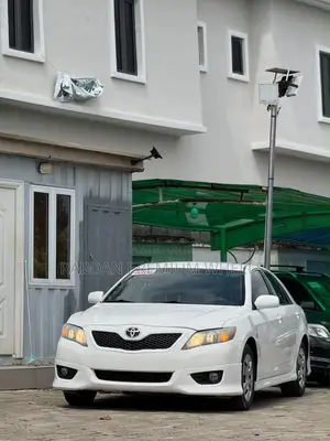 Toyota Camry SE 4dr Sedan (2.5L 4cyl 6AM) 2010 White
