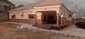 3bdrm Bungalow in Hajjcamp, Gwagwalada for sale