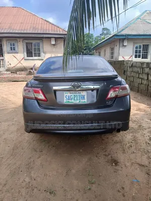 Toyota Camry 2011 Gray