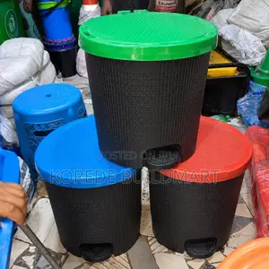 30 Litre Heavy-Duty Plastic Wastebin With Foot Pedal