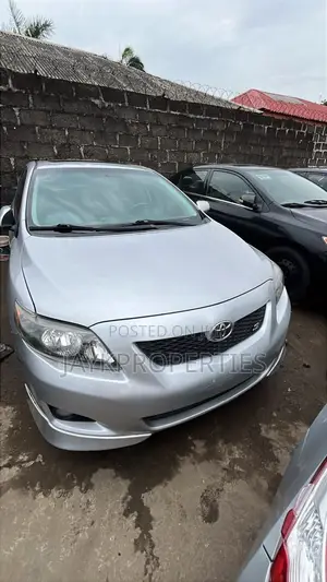 Toyota Corolla 2010 Silver