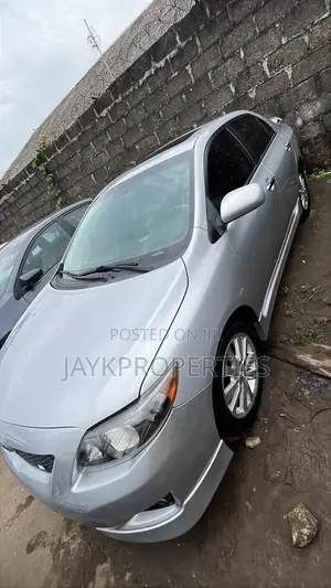 Toyota Corolla 2010 Silver