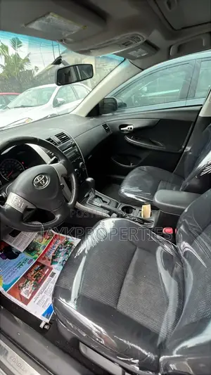 Toyota Corolla 2010 Silver