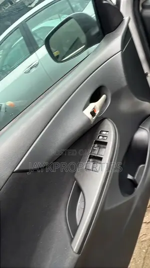 Toyota Corolla 2010 Silver
