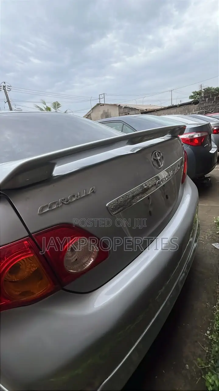 Toyota Corolla 2010 Silver