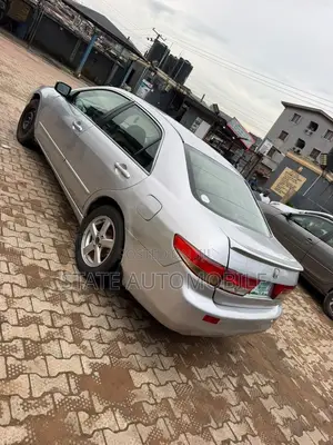 Honda Accord 2005 Silver