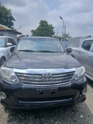 Toyota Fortuner 2013 Black