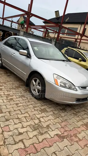 Honda Accord 2005 Silver