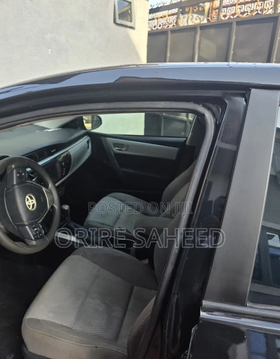Toyota Corolla 2015 Black