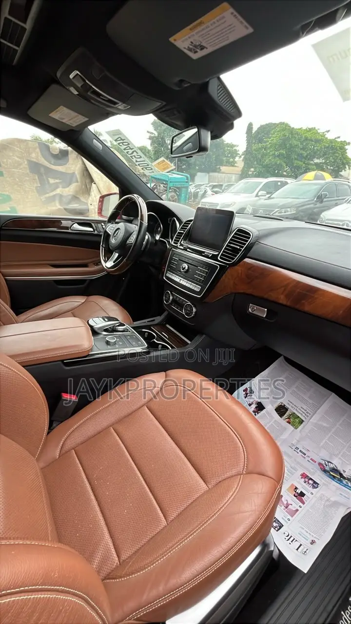 Mercedes-Benz GLS-Class 2018 Red
