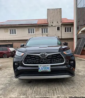 Toyota Highlander Platinum 2022 Black