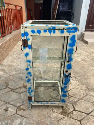 Show Glass