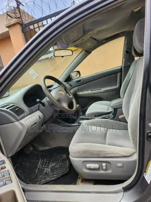 Toyota Camry 2005 Gray