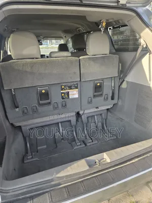 Toyota Sienna LE AWD 2019 Brown