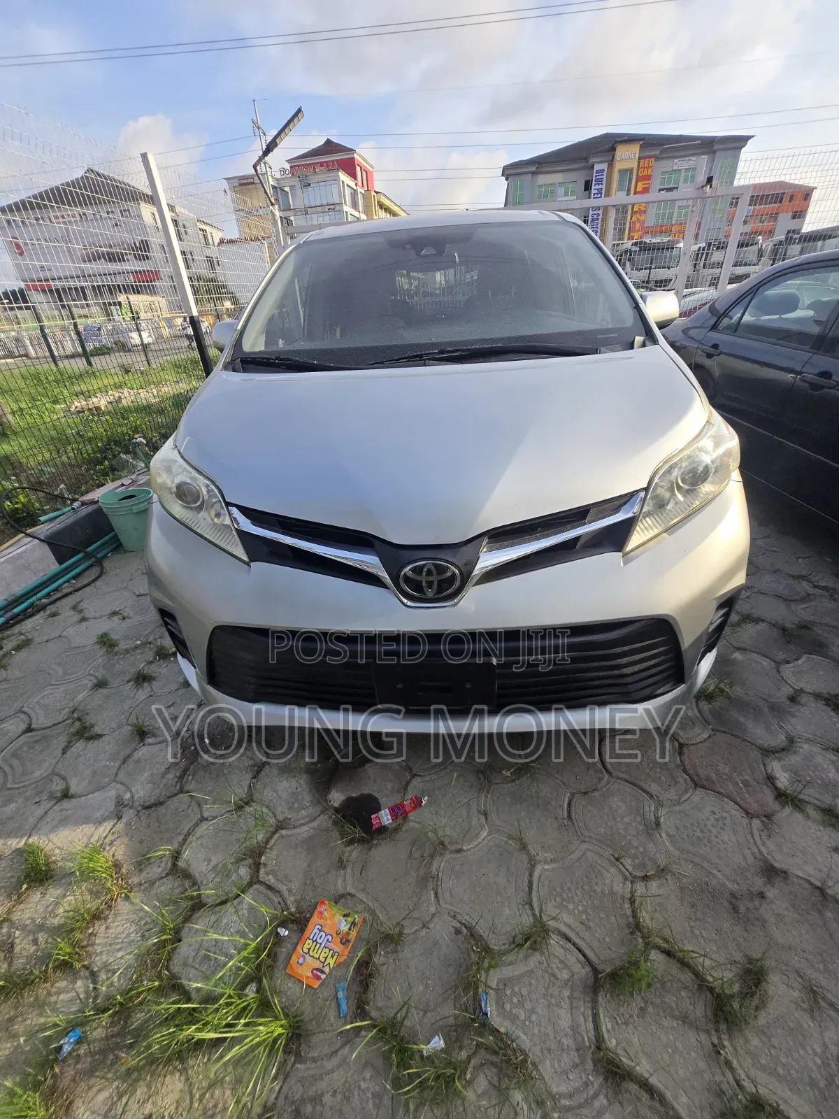 Toyota Sienna LE AWD 2019 Brown