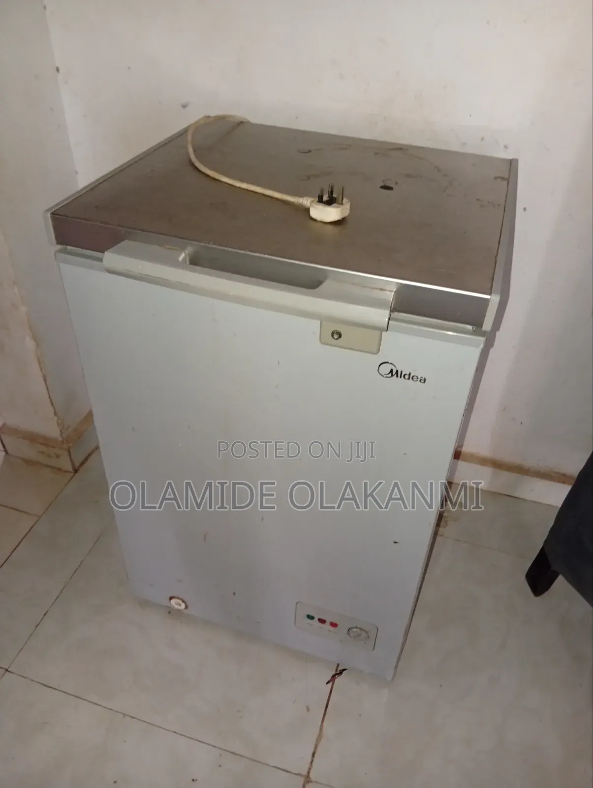 Like New Midea Chest Freezer