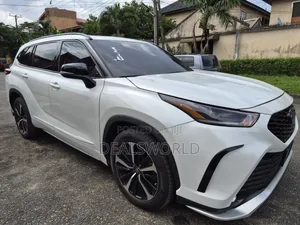 Toyota Highlander XSE AWD 2023 White