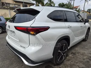 Toyota Highlander XSE AWD 2023 White