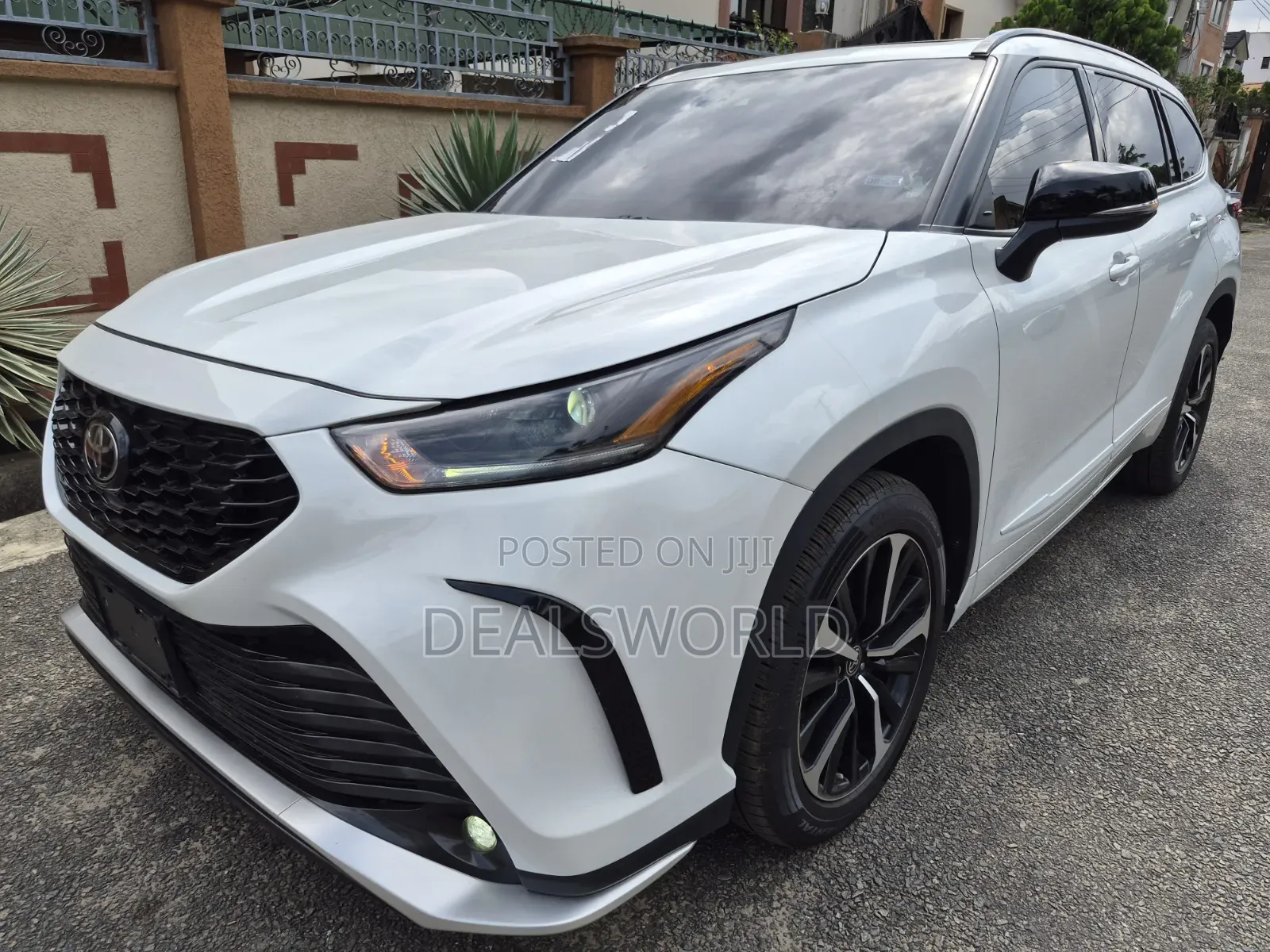 Toyota Highlander XSE AWD 2023 White